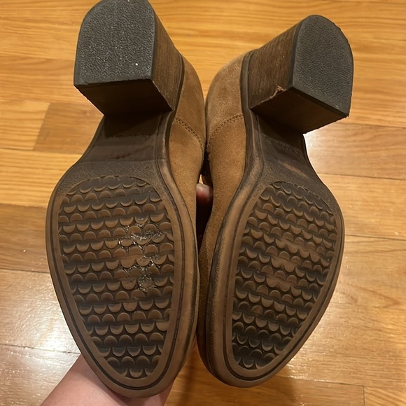 Bearpaw women’s block heel suede ankle boots size 10. - Picture 7 of 8